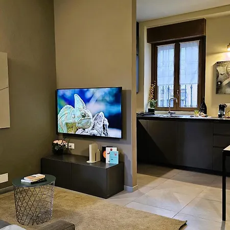 Casa27, Convenient Location To Milan Center & Apartment Meda
